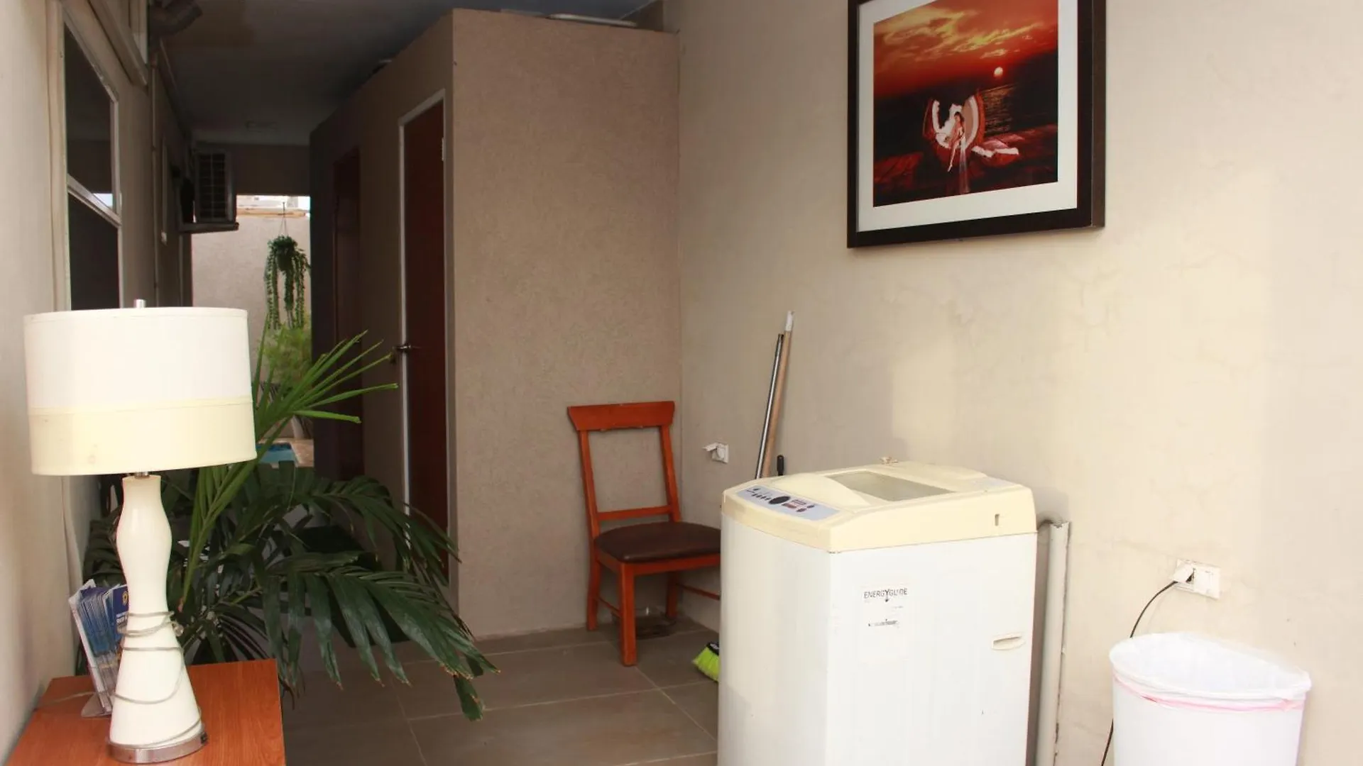 1-Bed Self Contained Apartment In Noord With Pool